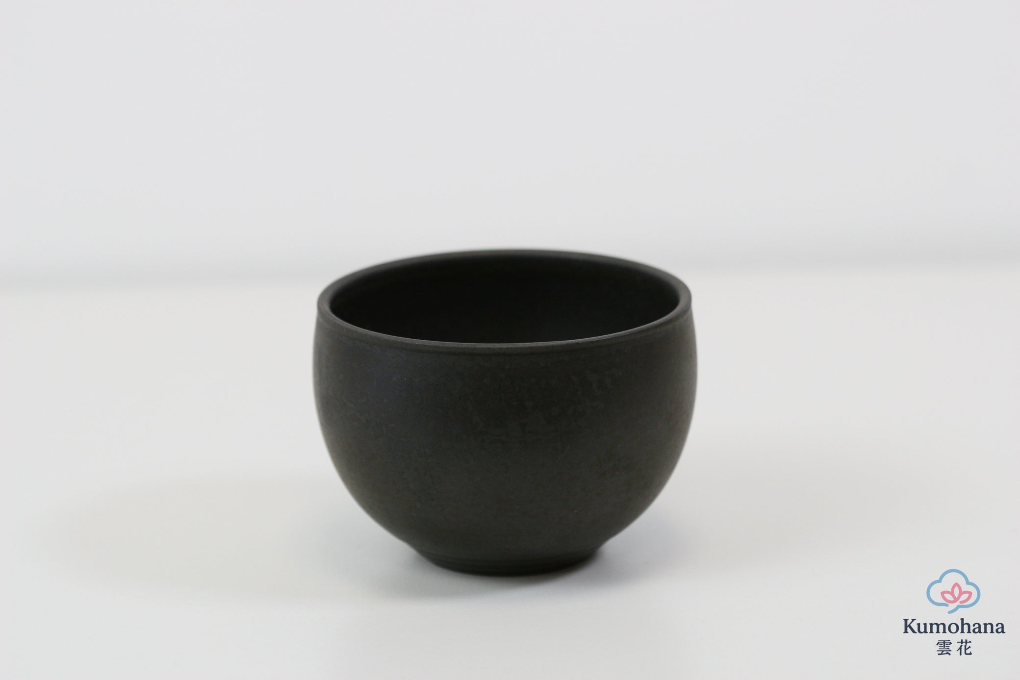 HANDMADE JAPANESE MATCHA BOWL | BLACK SAKURA | TOHKEN-GAMA 陶謙窯