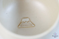 HANDMADE JAPANESE MATCHA BOWL | BEIGE MOUNT FUJI | TOHKEN-GAMA 陶謙窯