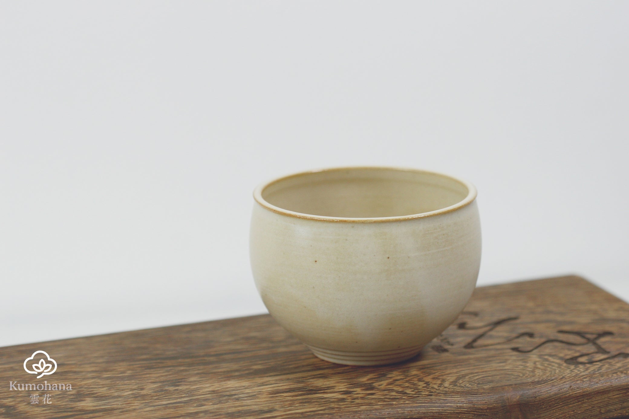 HANDMADE JAPANESE MATCHA BOWL | BEIGE MOUNT FUJI | TOHKEN-GAMA 陶謙窯