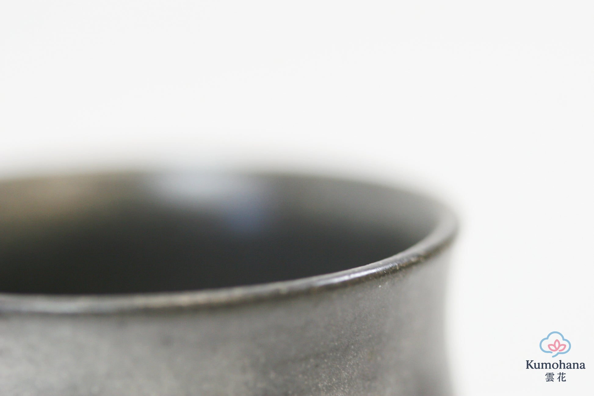 HANDMADE JAPANESE OCHOKO SAKE CUP | GREY | TOHKEN-GAMA 陶謙窯