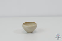 HANDMADE JAPANESE GUINOMI SAKE CUP | SMALL BEIGE |TOHKEN-GAMA 陶謙窯