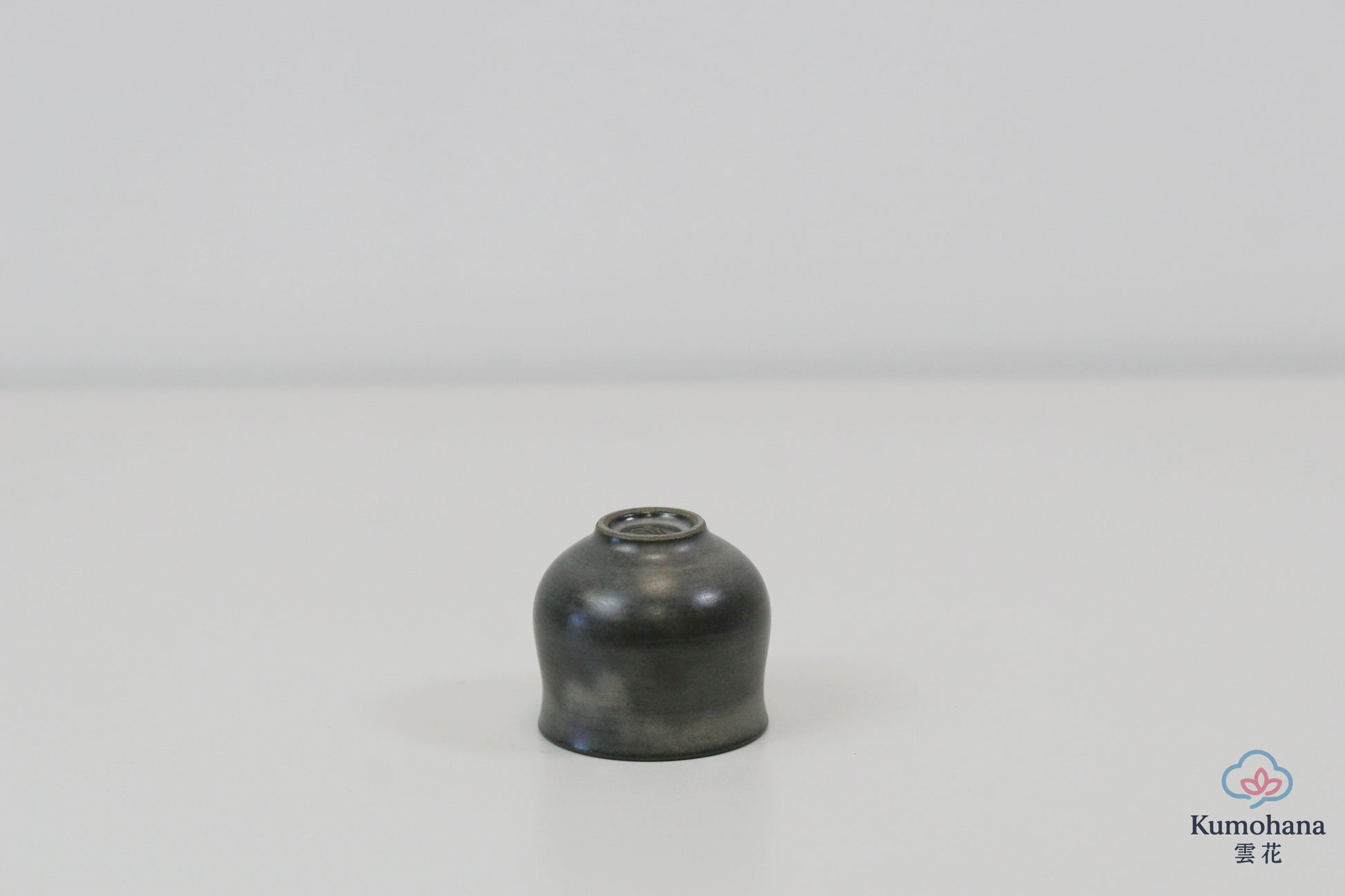 HANDMADE JAPANESE OCHOKO SAKE CUP | GREY | TOHKEN-GAMA 陶謙窯