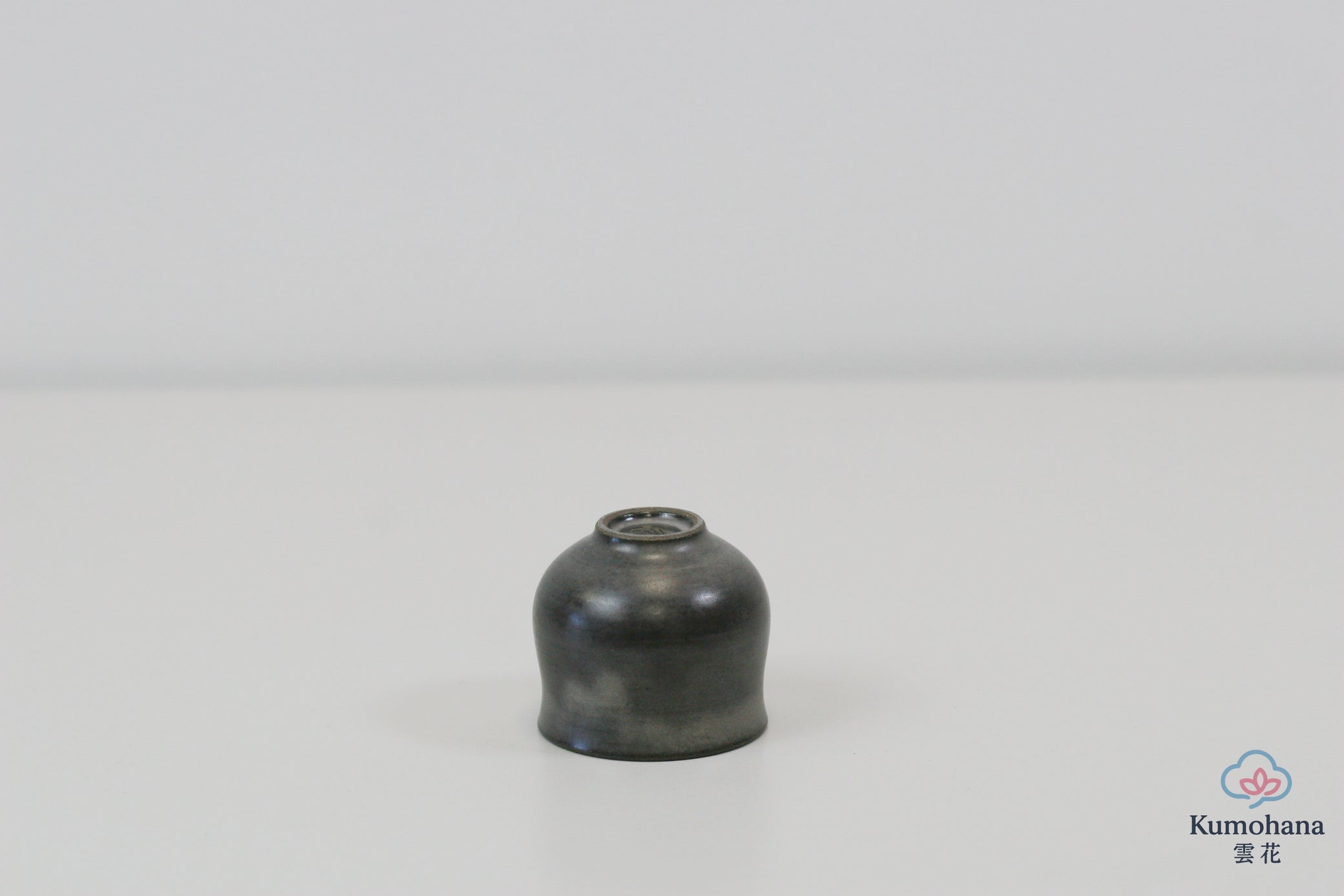 HANDMADE JAPANESE OCHOKO SAKE CUP | GREY | TOHKEN-GAMA 陶謙窯
