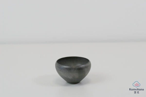 HANDMADE JAPANESE GUINOMI SAKE CUP | SMALL GREY |TOHKEN-GAMA 陶謙窯