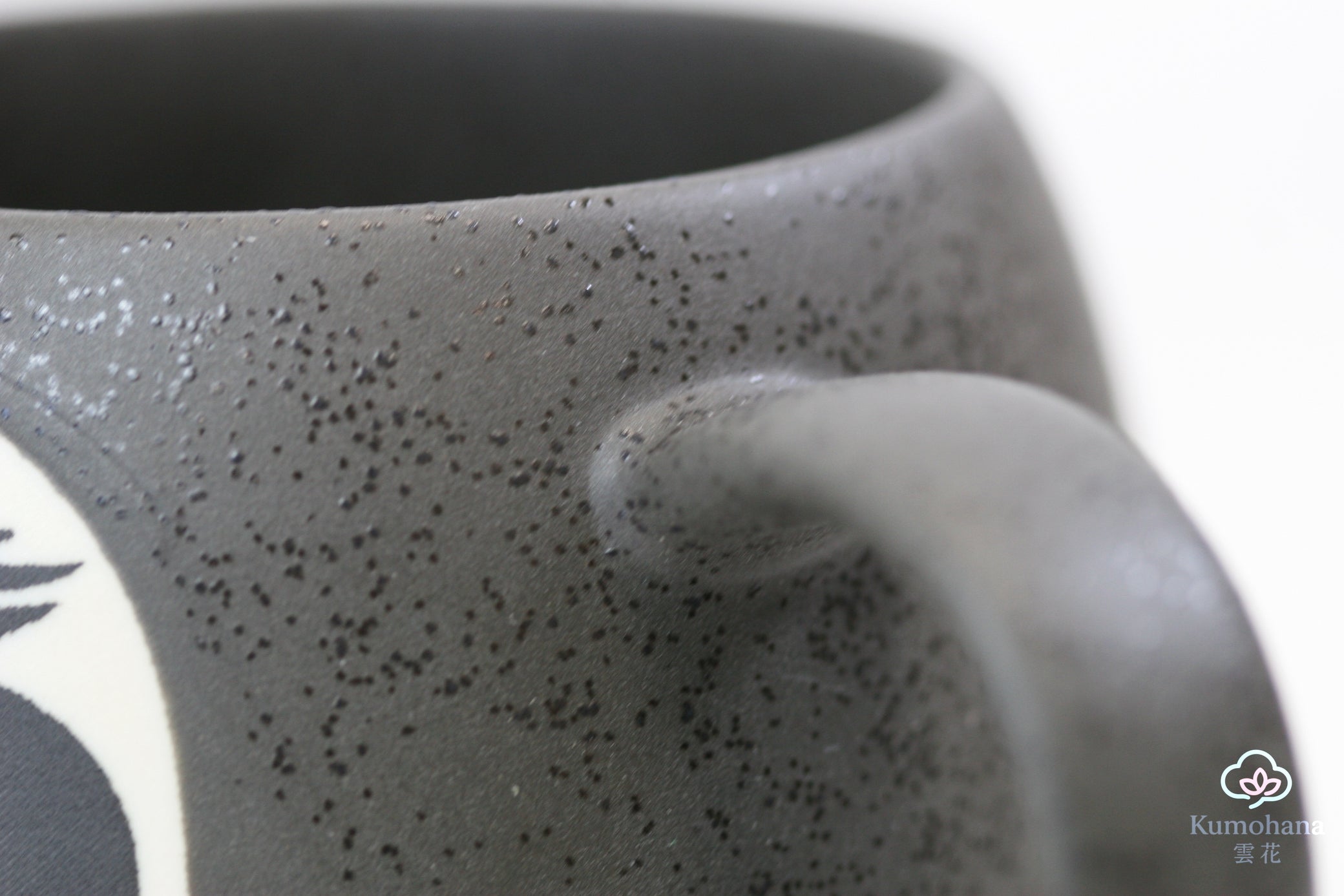 JAPANESE CERAMIC MUG | BLACK DARUMA | MINO WARE 美濃土産