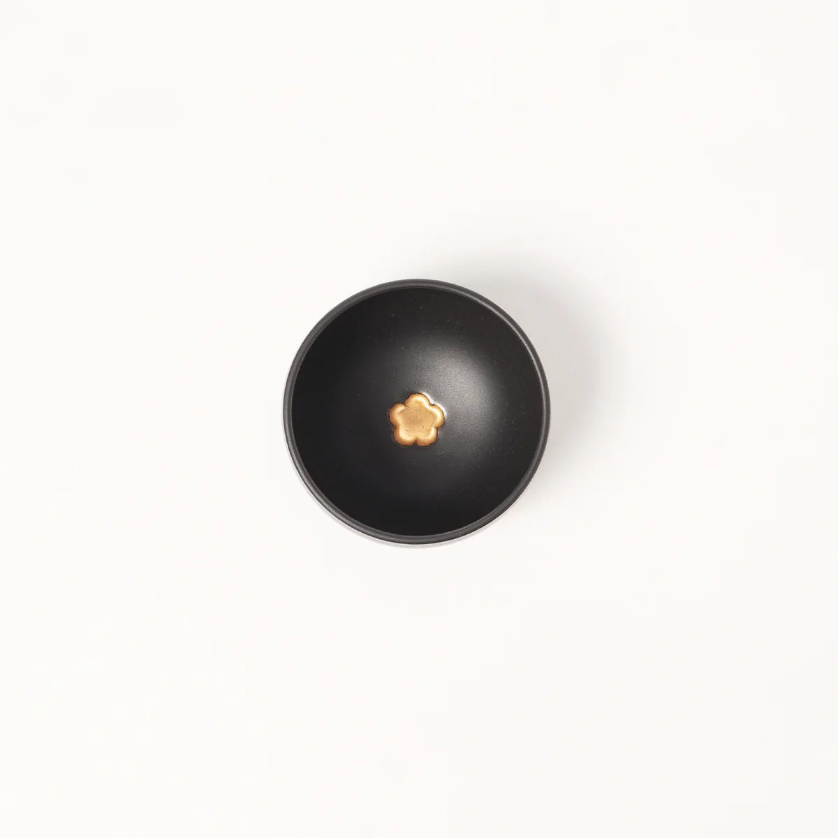 HANDMADE JAPANESE MATCHA BOWL | BLACK GOLDEN PLUM | TOHKEN-GAMA 陶謙窯