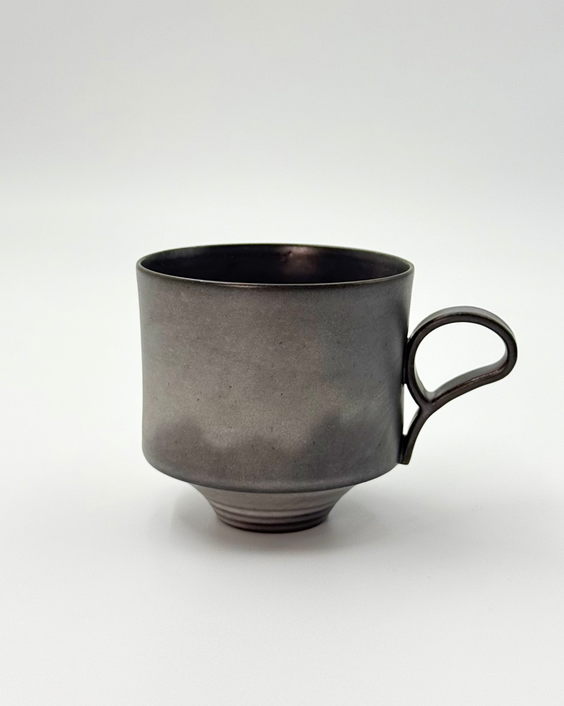 HANDMADE JAPANESE LIGHTWEIGHT MUG | GREY | TOHKEN-GAMA 陶謙窯