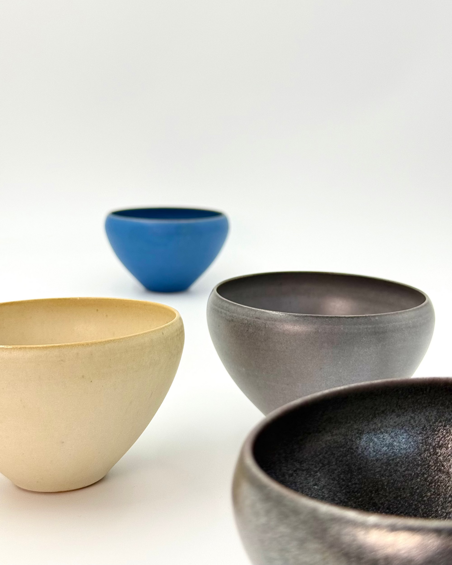 HANDMADE LARGE JAPANESE GUINOMI SAKE CUP |TOHKEN-GAMA 陶謙窯