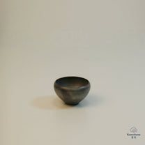HANDMADE JAPANESE GUINOMI SAKE CUP | SMALL BLACK |TOHKEN-GAMA 陶謙窯