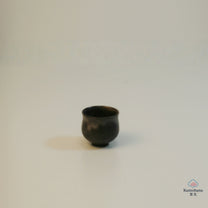 HANDMADE JAPANESE OCHOKO SAKE CUP | GREY | TOHKEN-GAMA 陶謙窯