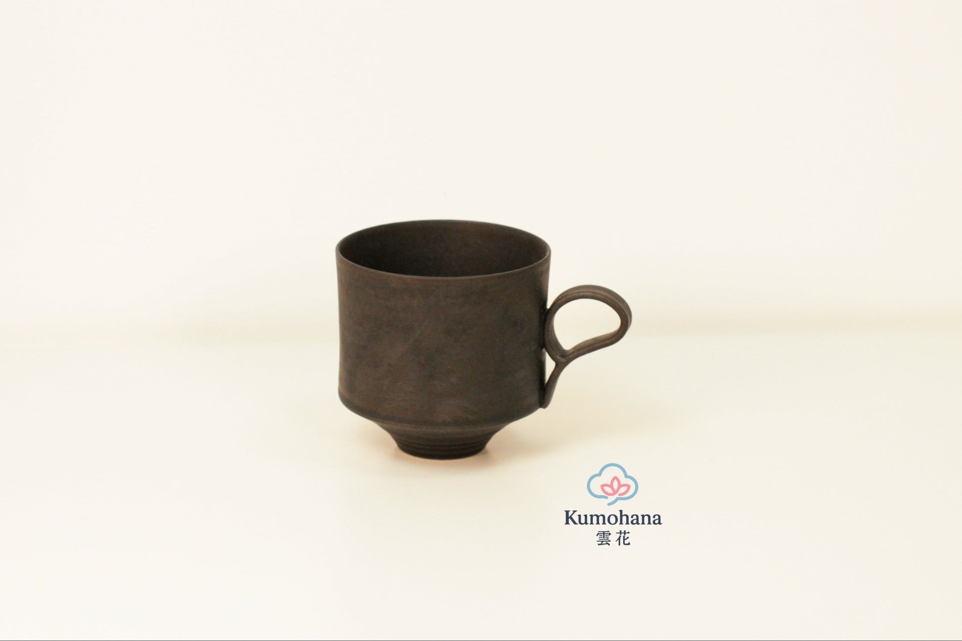 HANDMADE JAPANESE LIGHTWEIGHT MUG | BLACK | TOHKEN-GAMA 陶謙窯