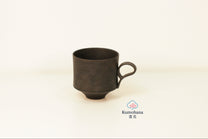 HANDMADE JAPANESE LIGHTWEIGHT MUG | BLACK | TOHKEN-GAMA 陶謙窯