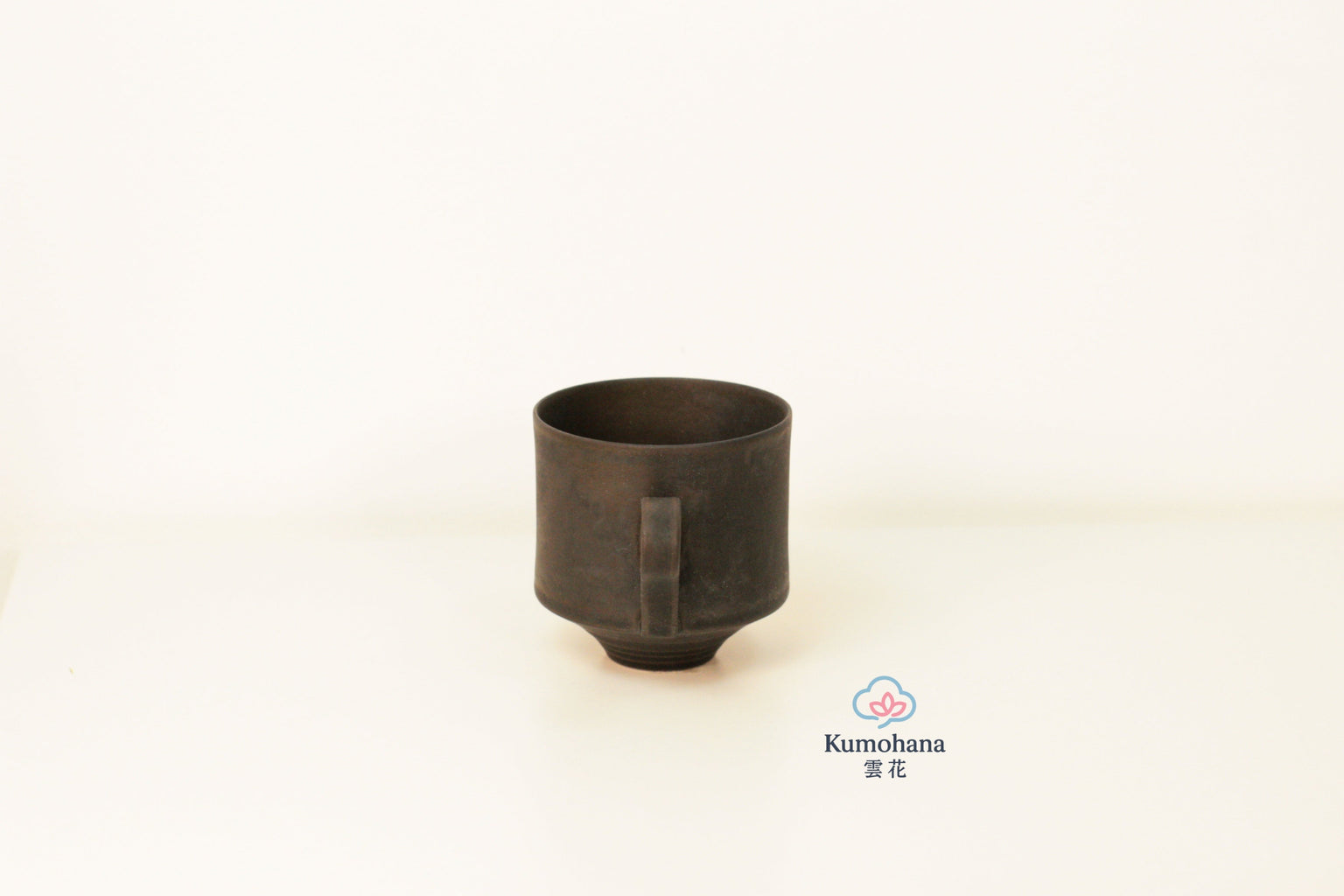 HANDMADE JAPANESE LIGHTWEIGHT MUG | BLACK | TOHKEN-GAMA 陶謙窯