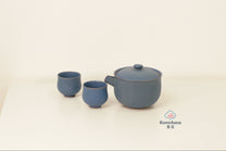 HANDMADE JAPANESE KATAKUCHI SAKE SET | INDIGO BLUE | LIDDED KATAKUCHI + 2 OCHOKO CUPS | TOHKEN-GAMA 陶謙窯