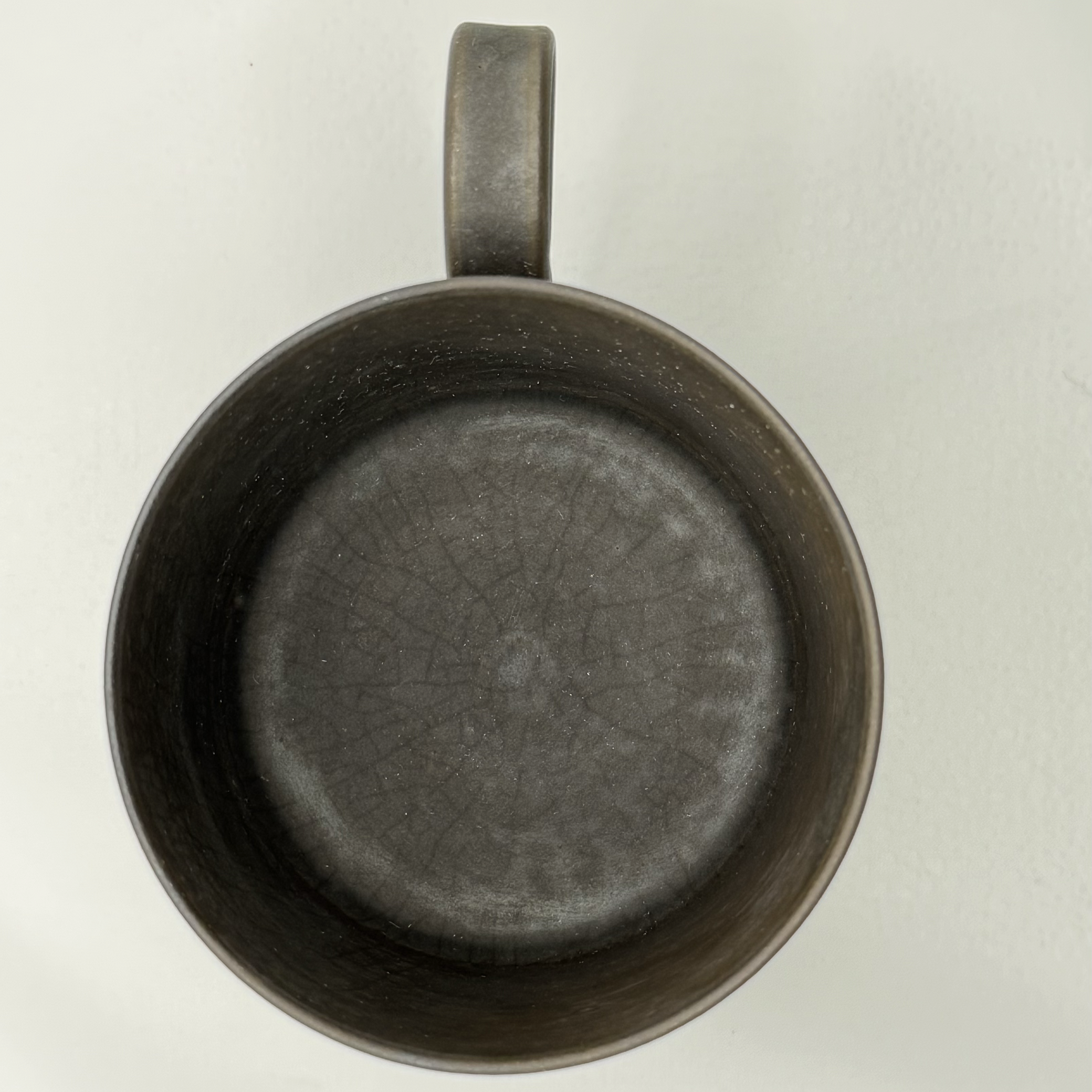 HANDMADE JAPANESE LIGHTWEIGHT MUG | BLACK | TOHKEN-GAMA 陶謙窯