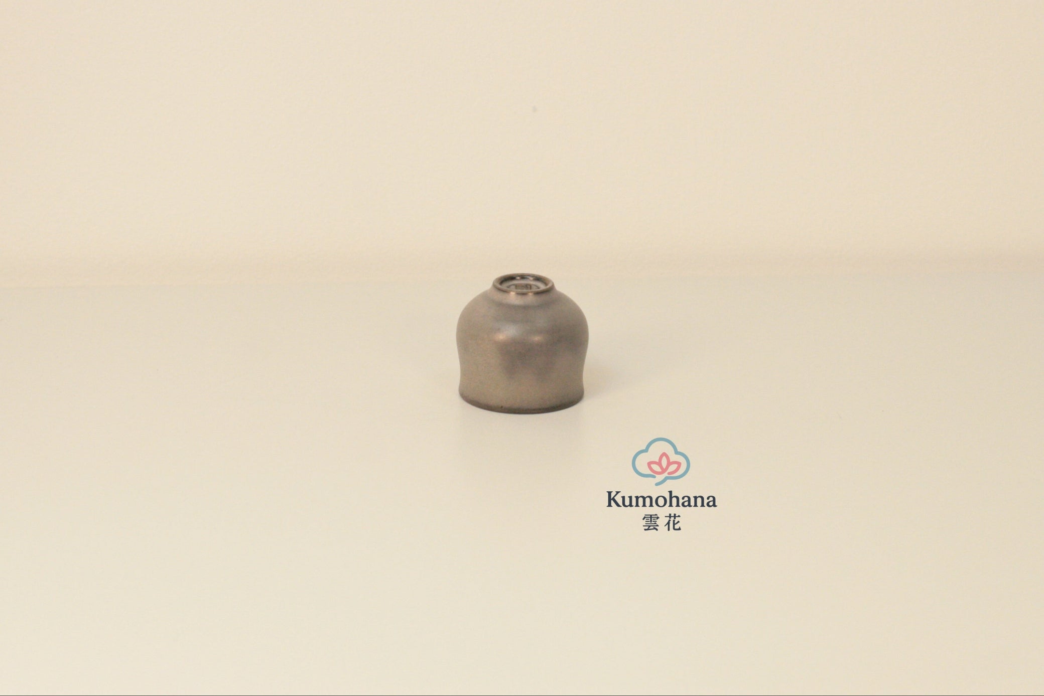 HANDMADE JAPANESE OCHOKO SAKE CUP | GREY | TOHKEN-GAMA 陶謙窯
