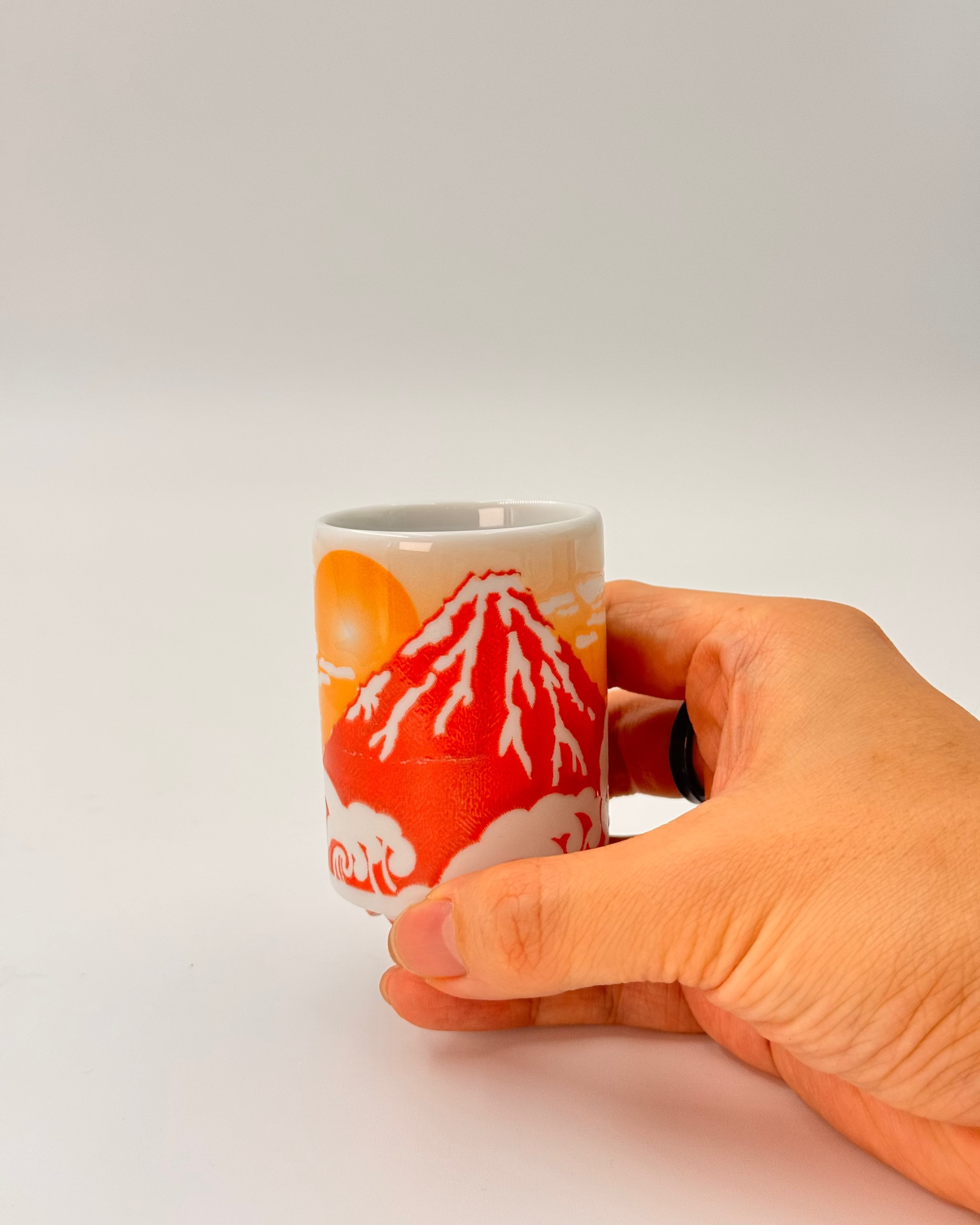 JAPANESE CERAMIC TEA CUP | RED FUJISAN | MINO WARE 美濃土産