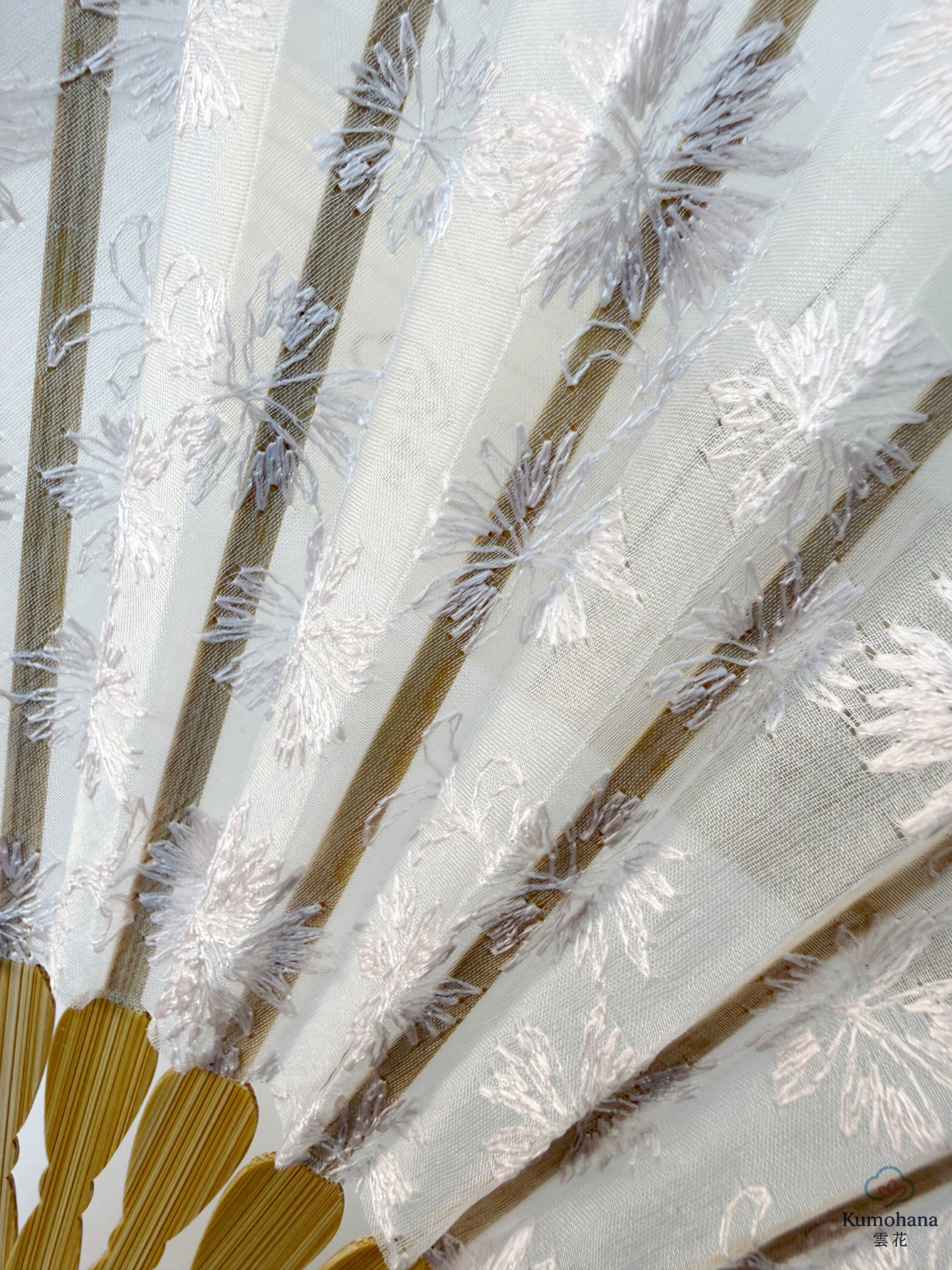 HANDMADE NADESHIKO SILK EMBROIDERED JAPANESE FOLDING FAN | KIMONO ITOKO 伊と幸
