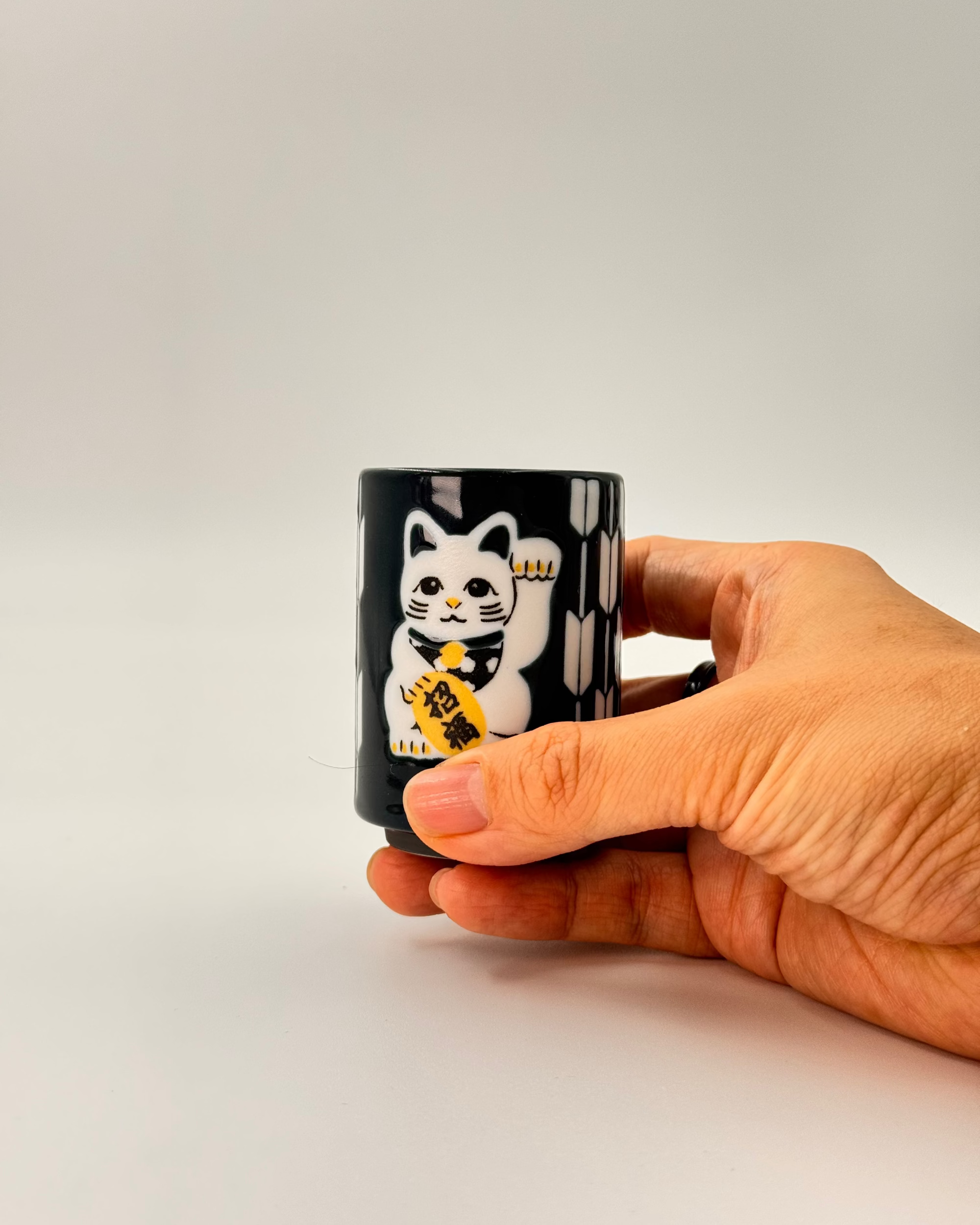 JAPANESE CERAMIC TEA CUP | BLUE MANEKI-NEKO  | MINO WARE 美濃土産