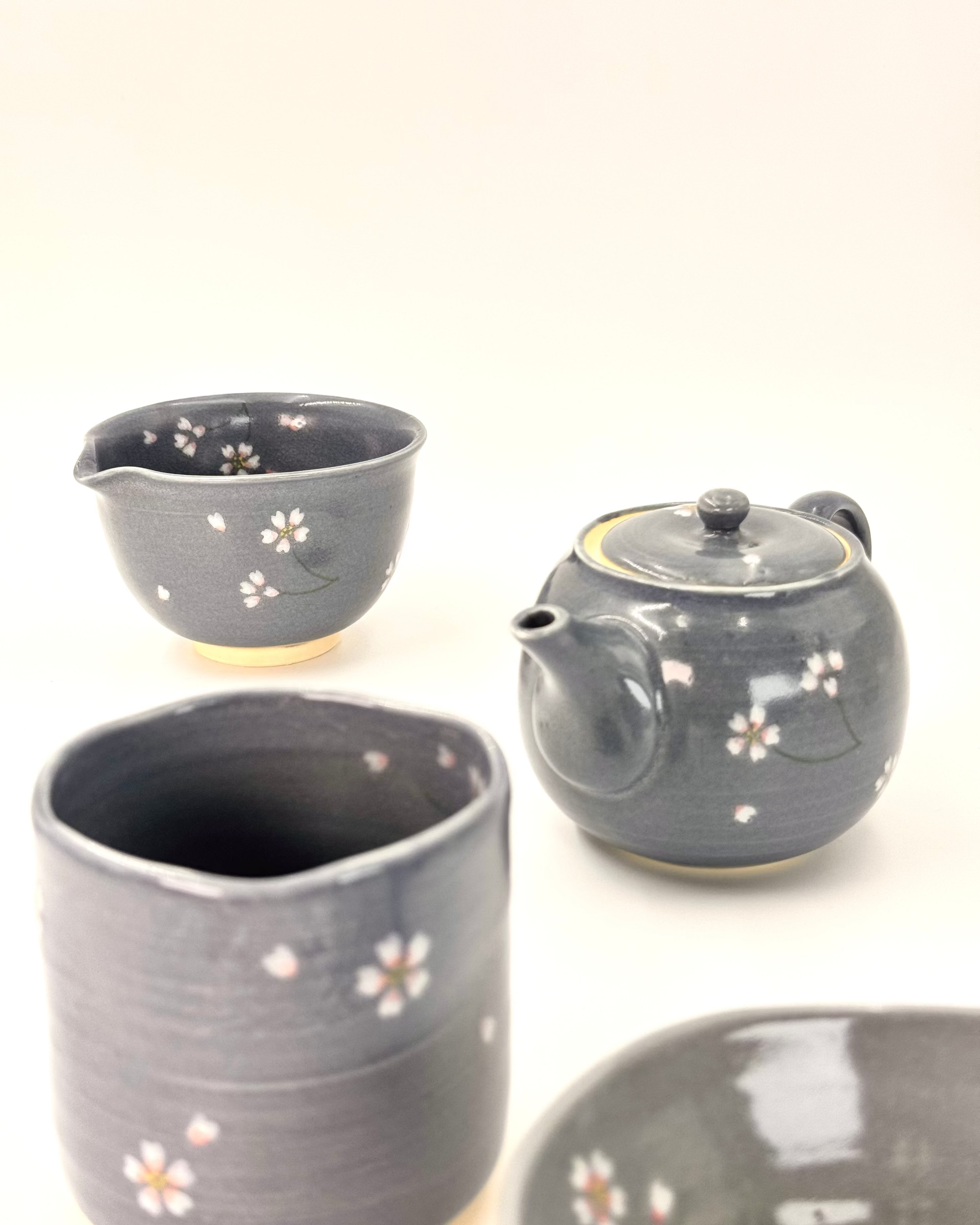 HANDMADE JAPANESE KATAKUCHI POURING VESSEL | USUZUMI SAKURA | TOUSENGAMA 陶泉窯
