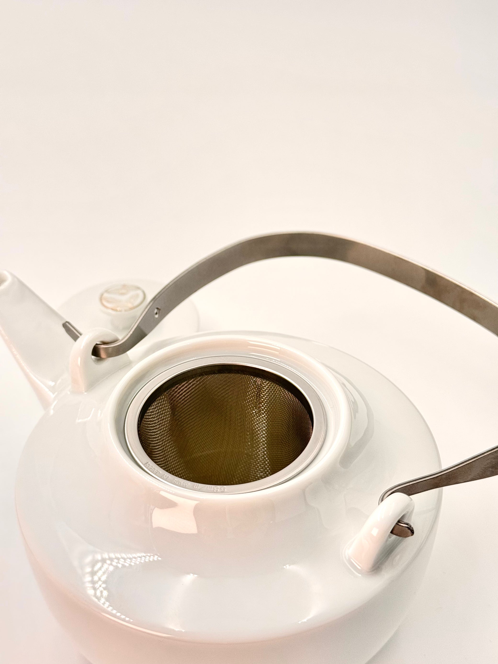 HANDMADE JAPANESE HAKURO TEAPOT | NISHIKAWA JAPAN