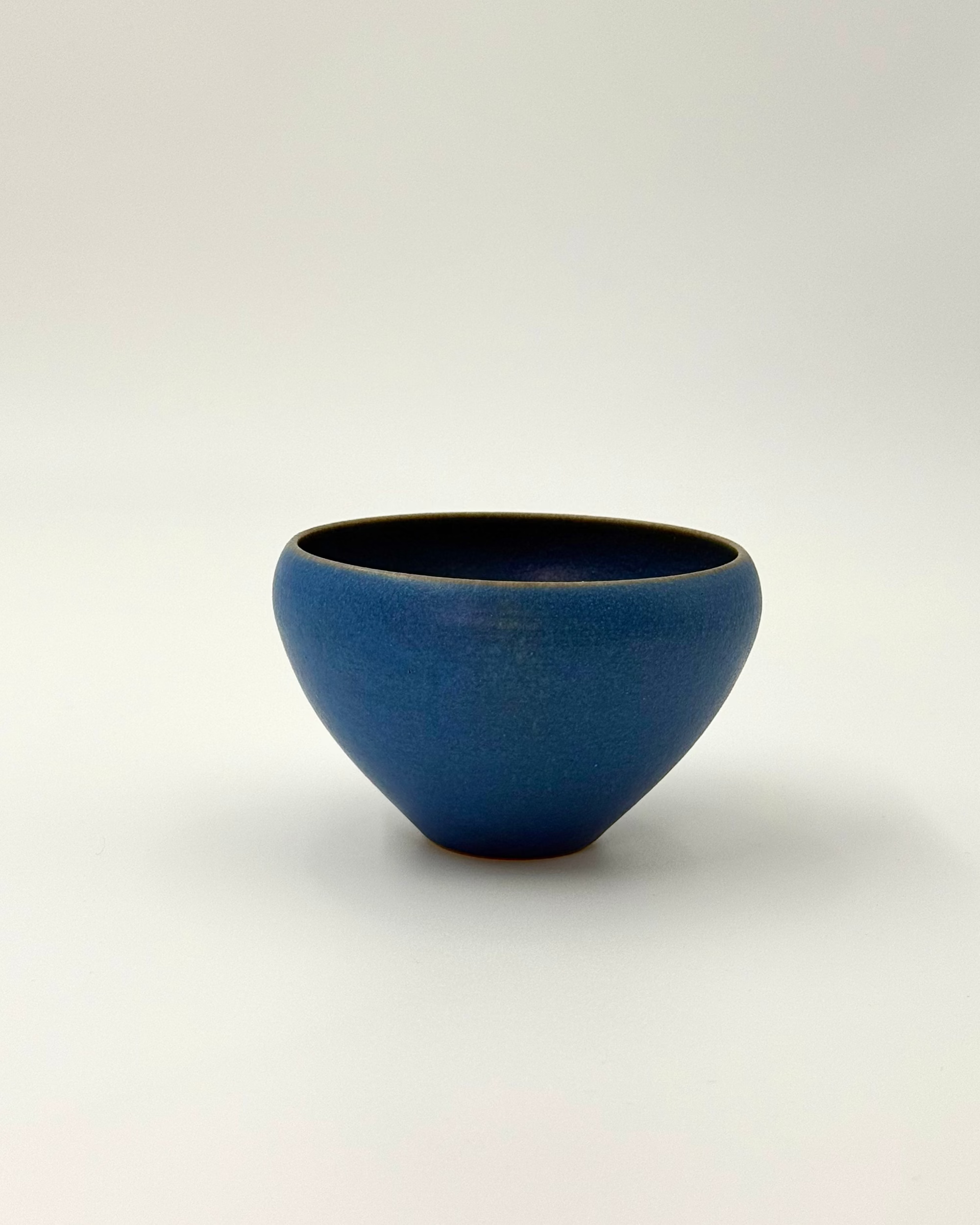 HANDMADE LARGE JAPANESE GUINOMI SAKE CUP |TOHKEN-GAMA 陶謙窯