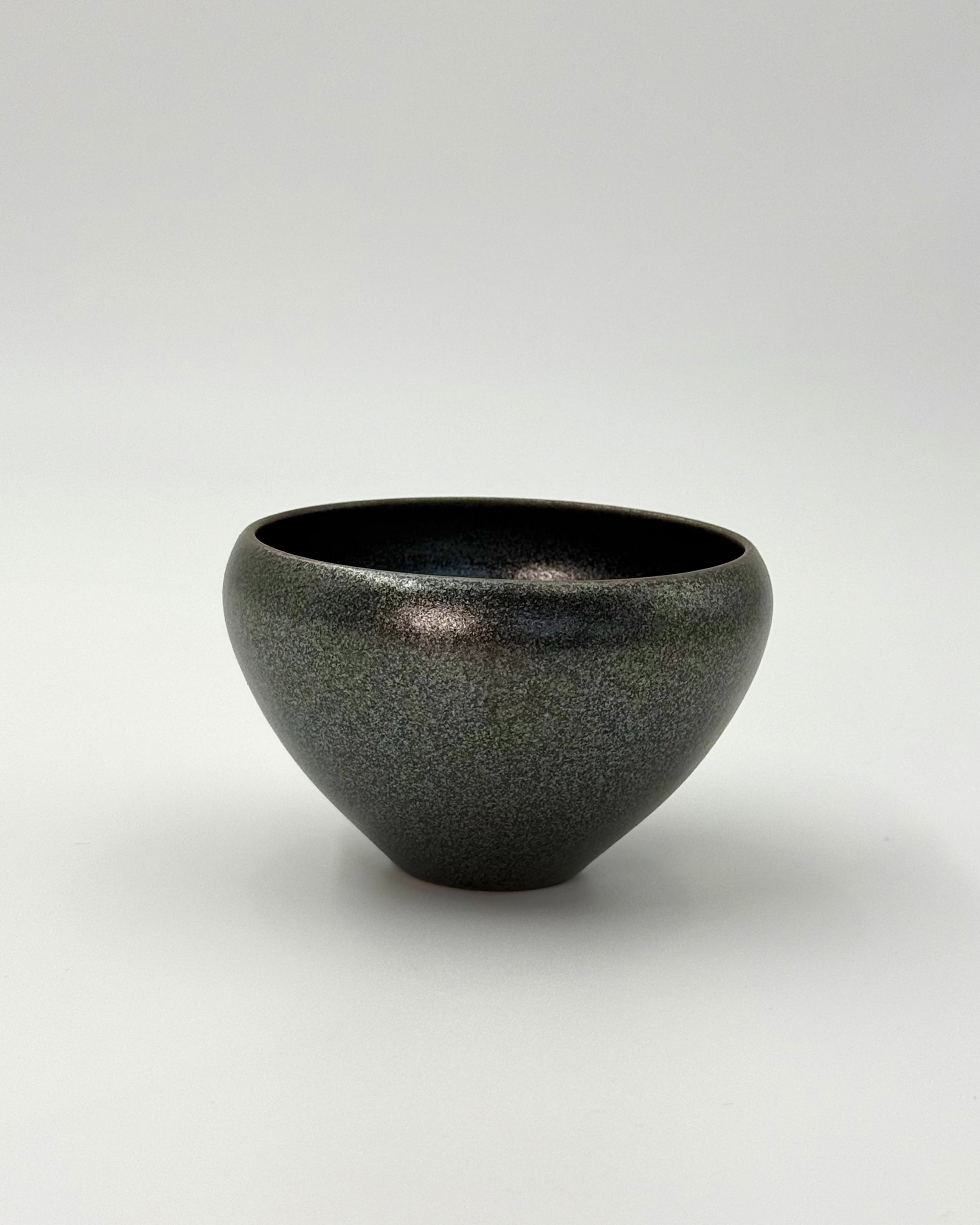 HANDMADE LARGE JAPANESE GUINOMI SAKE CUP |TOHKEN-GAMA 陶謙窯