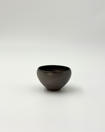 HANDMADE SMALL JAPANESE GUINOMI SAKE CUP | TOHKEN-GAMA 陶謙窯