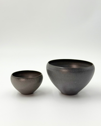 HANDMADE SMALL JAPANESE GUINOMI SAKE CUP | TOHKEN-GAMA 陶謙窯