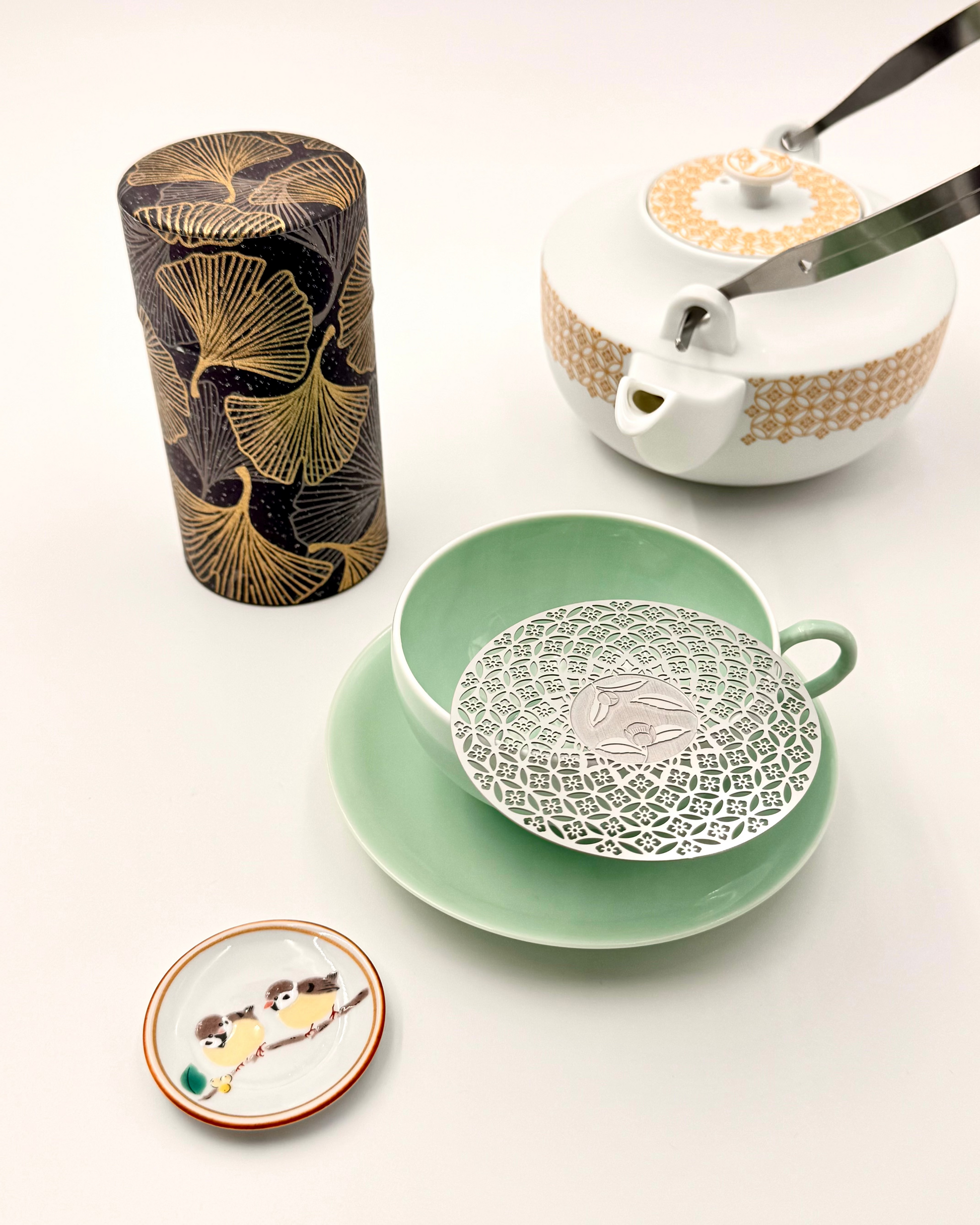 JAPANESE STAINLESS STEEL TEA FLOWER COASTER &amp; TEA STRAINER | NISHIKAWA