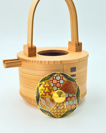 KIYOMIZU WARE SAKE SERVER | KINSAI NEJIKOMON MAGEWAPPA 金彩捻小紋 曲げわっぱ | NISHIKAWA