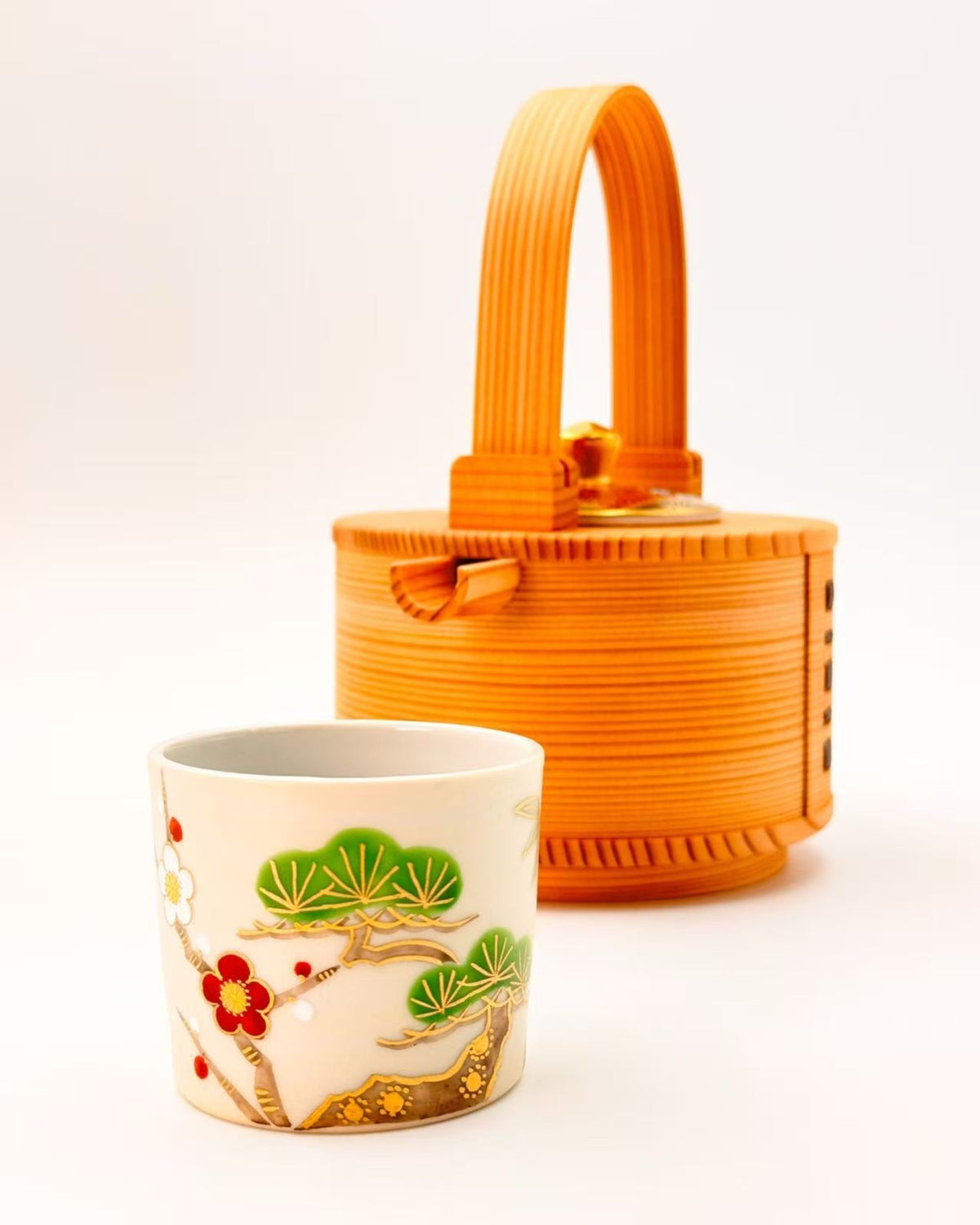 KIYOMIZU WARE SAKE &amp; TEA CUP | KINSAI SHOCHIKUBAI | 金彩松竹梅 | NISHIKAWA
