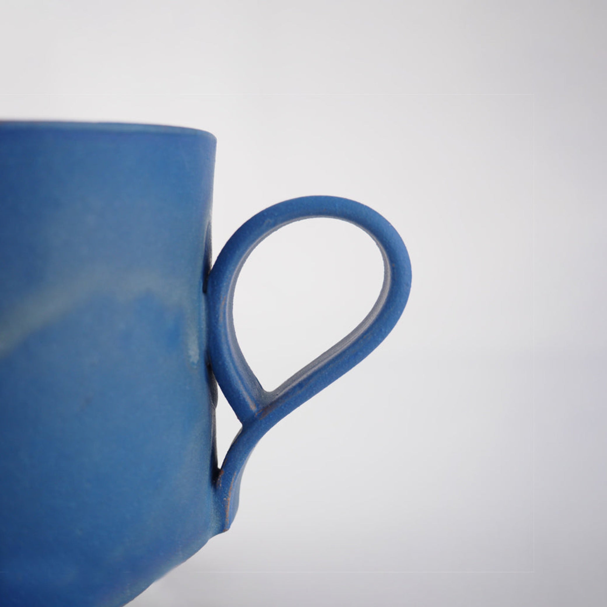 HANDMADE JAPANESE LIGHTWEIGHT | BLUE | TOHKEN-GAMA 陶謙窯