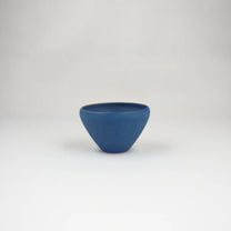 HANDMADE JAPANESE GUINOMI SAKE CUP | SMALL INDIGO BLUE |TOHKEN-GAMA 陶謙窯