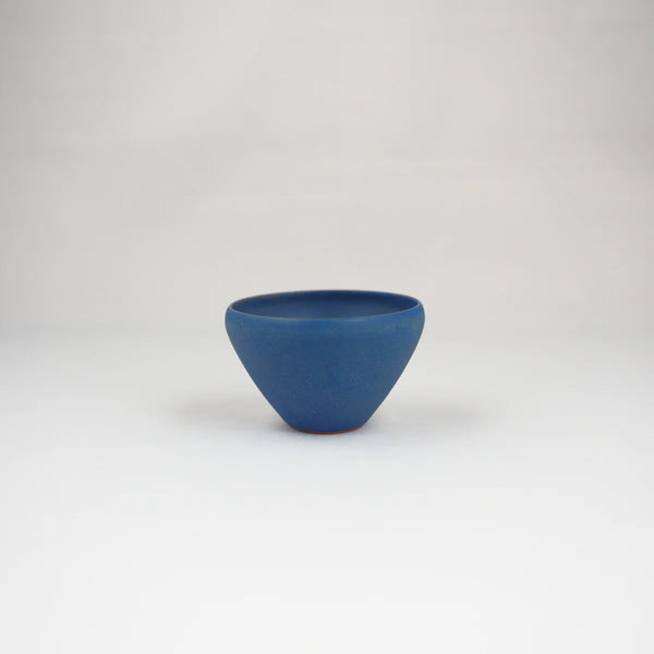 HANDMADE JAPANESE GUINOMI SAKE CUP | SMALL INDIGO BLUE |TOHKEN-GAMA 陶謙窯