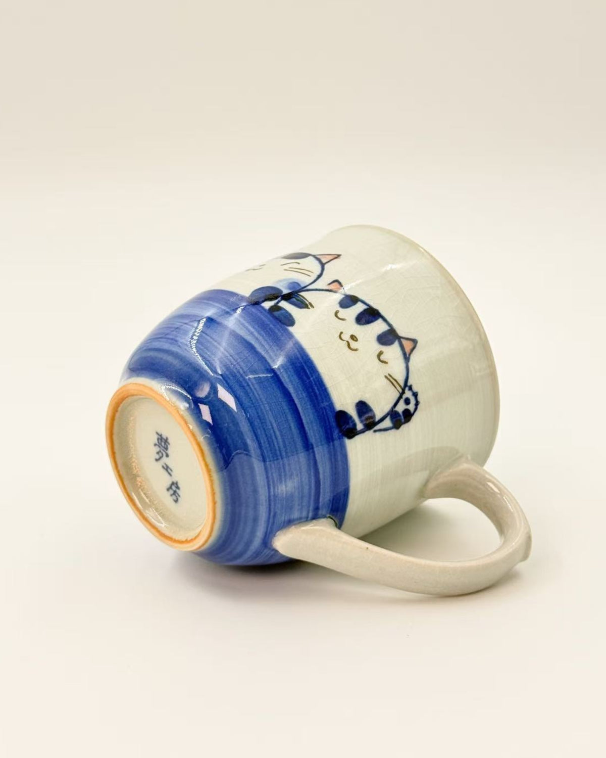 SETO WARE HAND PAINTED CAT MUG | BLUE &amp; RED