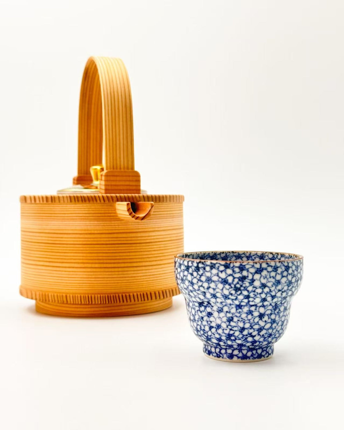 KIYOMIZU WARE SAKE CUP BY KURAMOTO TAKASHI | SOMETSUKE SAKURAZUME 染付桜詰 | NISHIKAWA