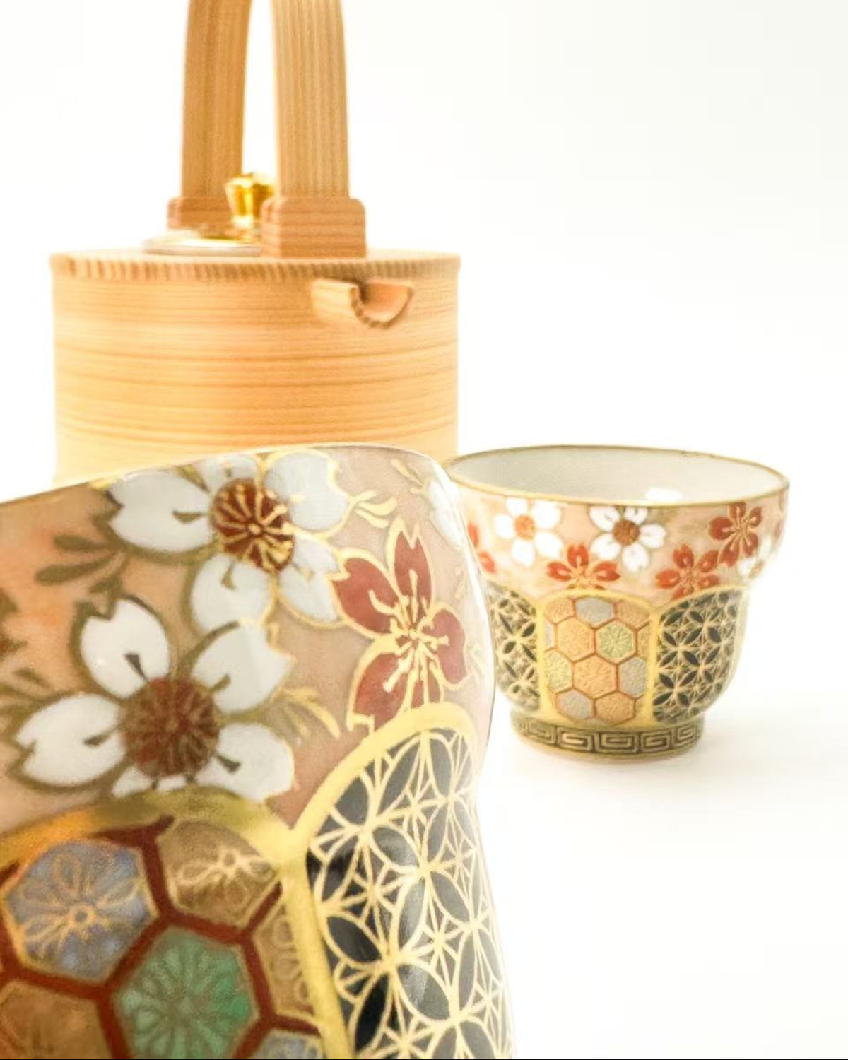 KIYOMIZU WARE SAKE CUP by Kōhō Kiln | FUCHI HANAKOMON 渕花小紋 | NISHIKAWA