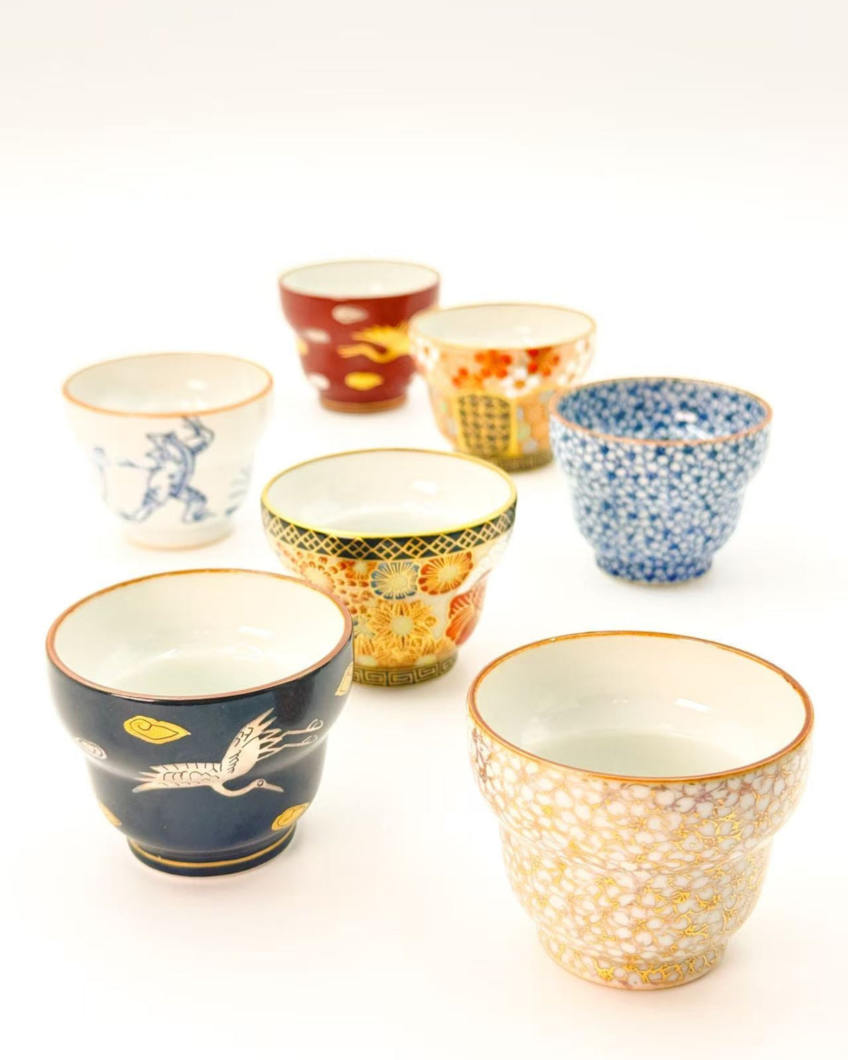KIYOMIZU WARE SAKE CUP | KUROMAKI GOLD &amp; SILVER CRANES | 黒蒔金銀鶴 | NISHIKAWA