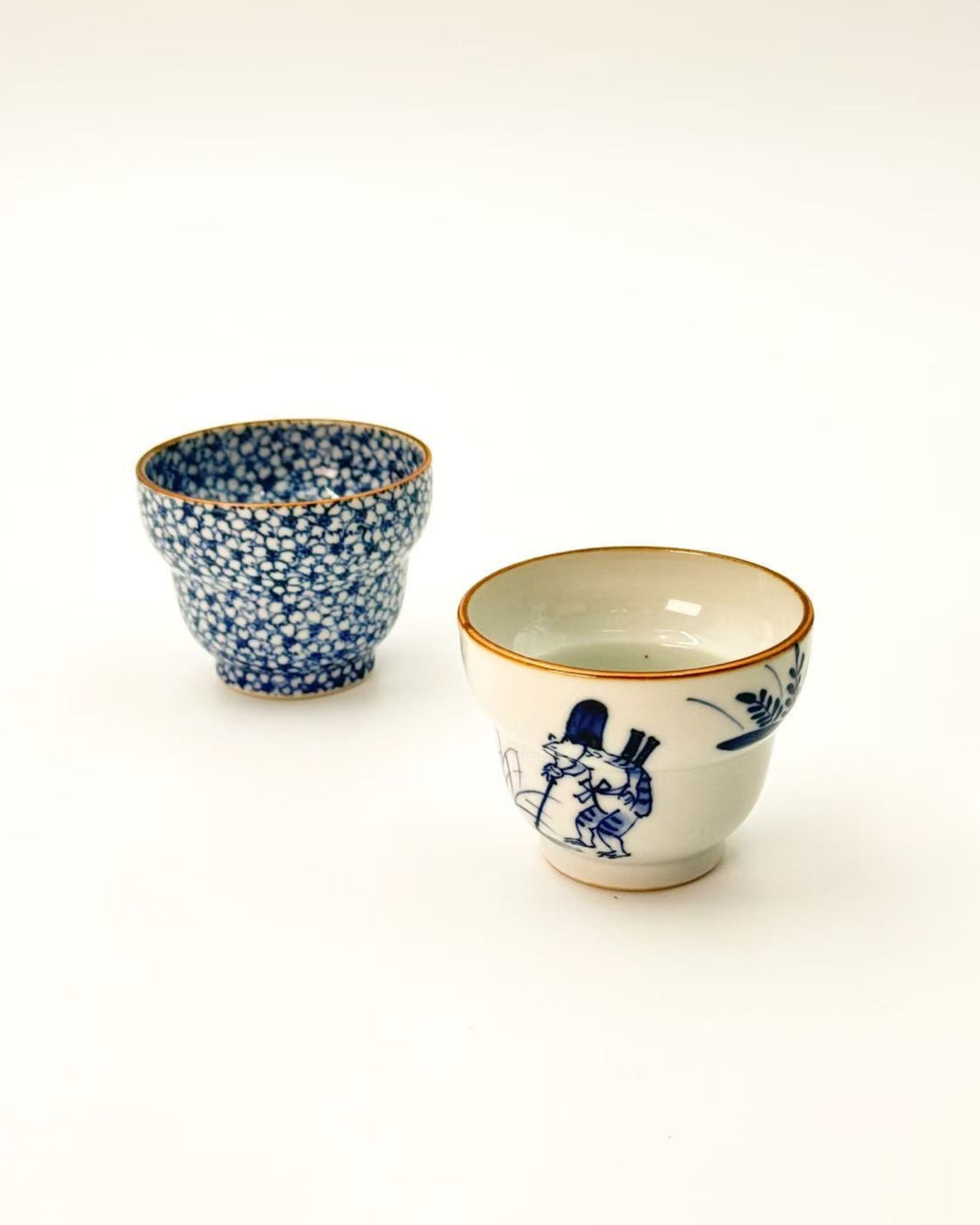 KIYOMIZU WARE SAKE CUP BY KURAMOTO TAKASHI | SOMETSUKE SAKURAZUME 染付桜詰 | NISHIKAWA