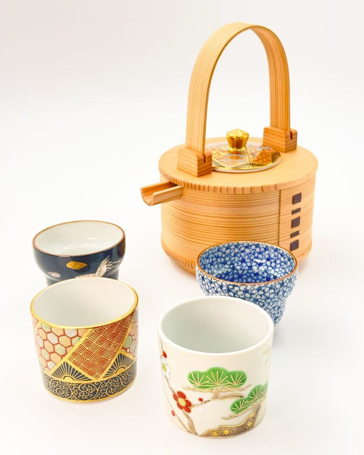 KIYOMIZU WARE SAKE SERVER | KINSAI NEJIKOMON MAGEWAPPA 金彩捻小紋 曲げわっぱ | NISHIKAWA