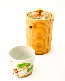 KIYOMIZU WARE SAKE SERVER | KINSAI NEJIRIKOMON X MAGEWAPPA 400ml 金彩捻小紋 X 曲げわっぱ | NISHIKAWA