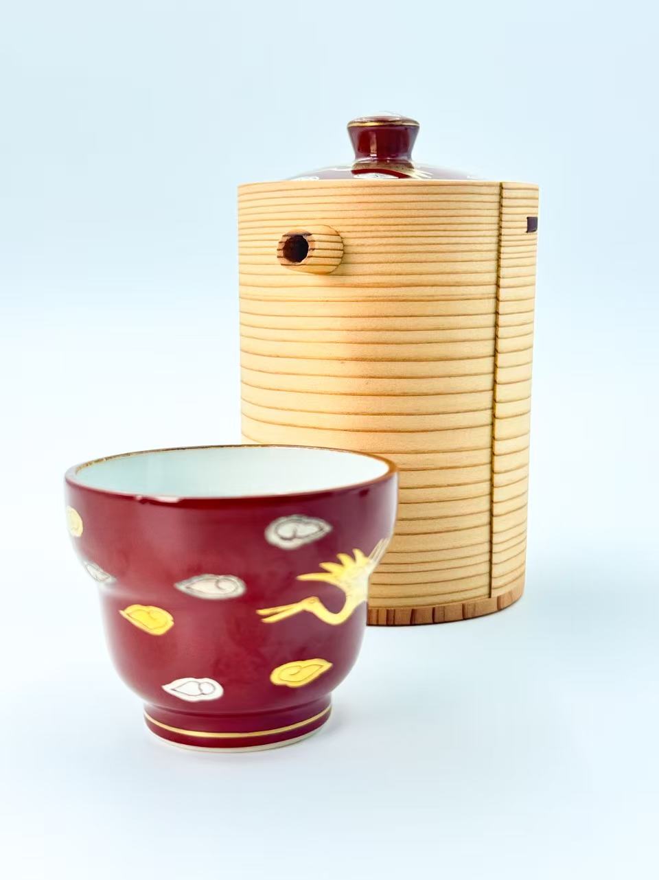 KIYOMIZU WARE SAKE CUP | AKAMAKI GOLD &amp; SILVER CRANES 赤蒔金銀鶴 | NISHIKAWA