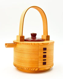KIYOMIZU WARE SAKE SERVER | AKAMAKI GOLD &amp; SILVER CRANES × MAGEWAPPA 600ml 赤蒔金銀鶴 X 曲げわっぱ | NISHIKAWA