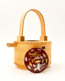 KIYOMIZU WARE SAKE SERVER | AKAMAKI GOLD &amp; SILVER CRANES × MAGEWAPPA 600ml 赤蒔金銀鶴 X 曲げわっぱ | NISHIKAWA