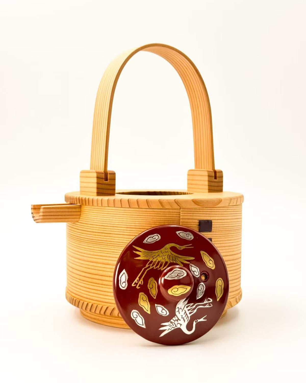 KIYOMIZU WARE SAKE SERVER | AKAMAKI GOLD &amp; SILVER CRANES × MAGEWAPPA 600ml 赤蒔金銀鶴 X 曲げわっぱ | NISHIKAWA