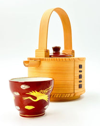 KIYOMIZU WARE SAKE SERVER | AKAMAKI GOLD &amp; SILVER CRANES × MAGEWAPPA 600ml 赤蒔金銀鶴 X 曲げわっぱ | NISHIKAWA