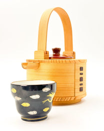KIYOMIZU WARE SAKE SERVER | AKAMAKI GOLD &amp; SILVER CRANES × MAGEWAPPA 600ml 赤蒔金銀鶴 X 曲げわっぱ | NISHIKAWA