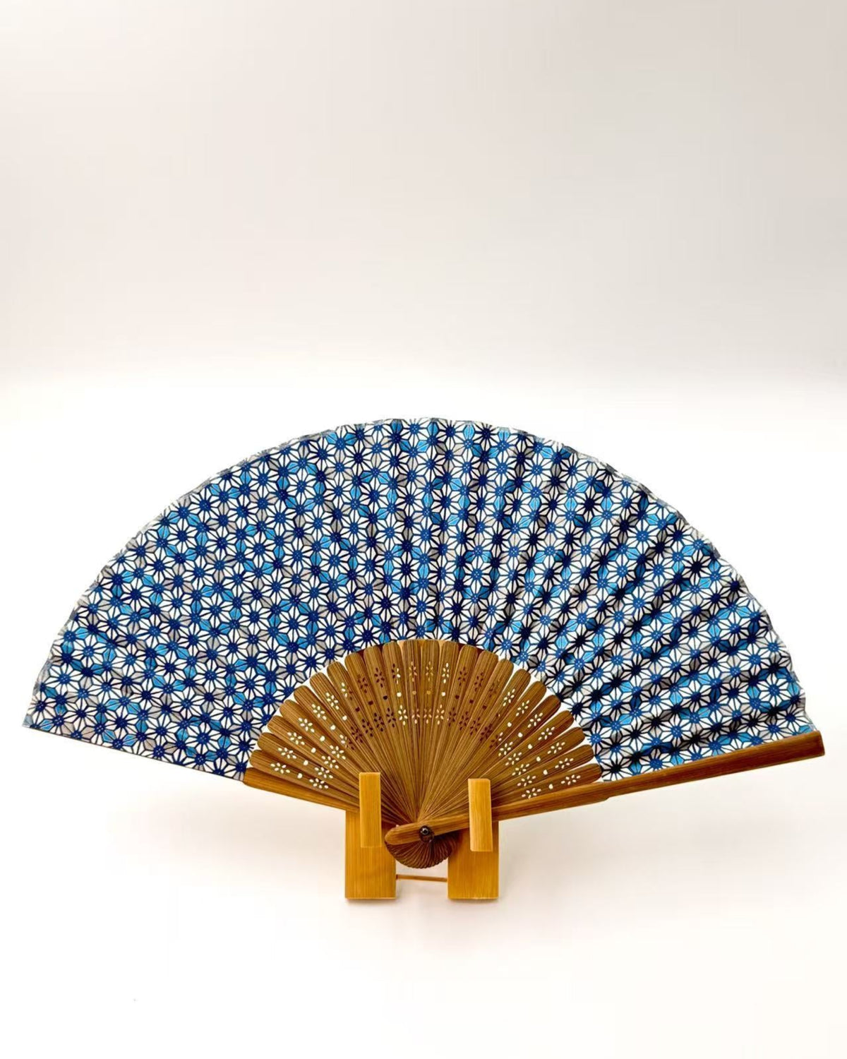HAND-DYED YUZEN WASHI PAPER FOLDING FAN | TANIGUCHI SHOYUDO