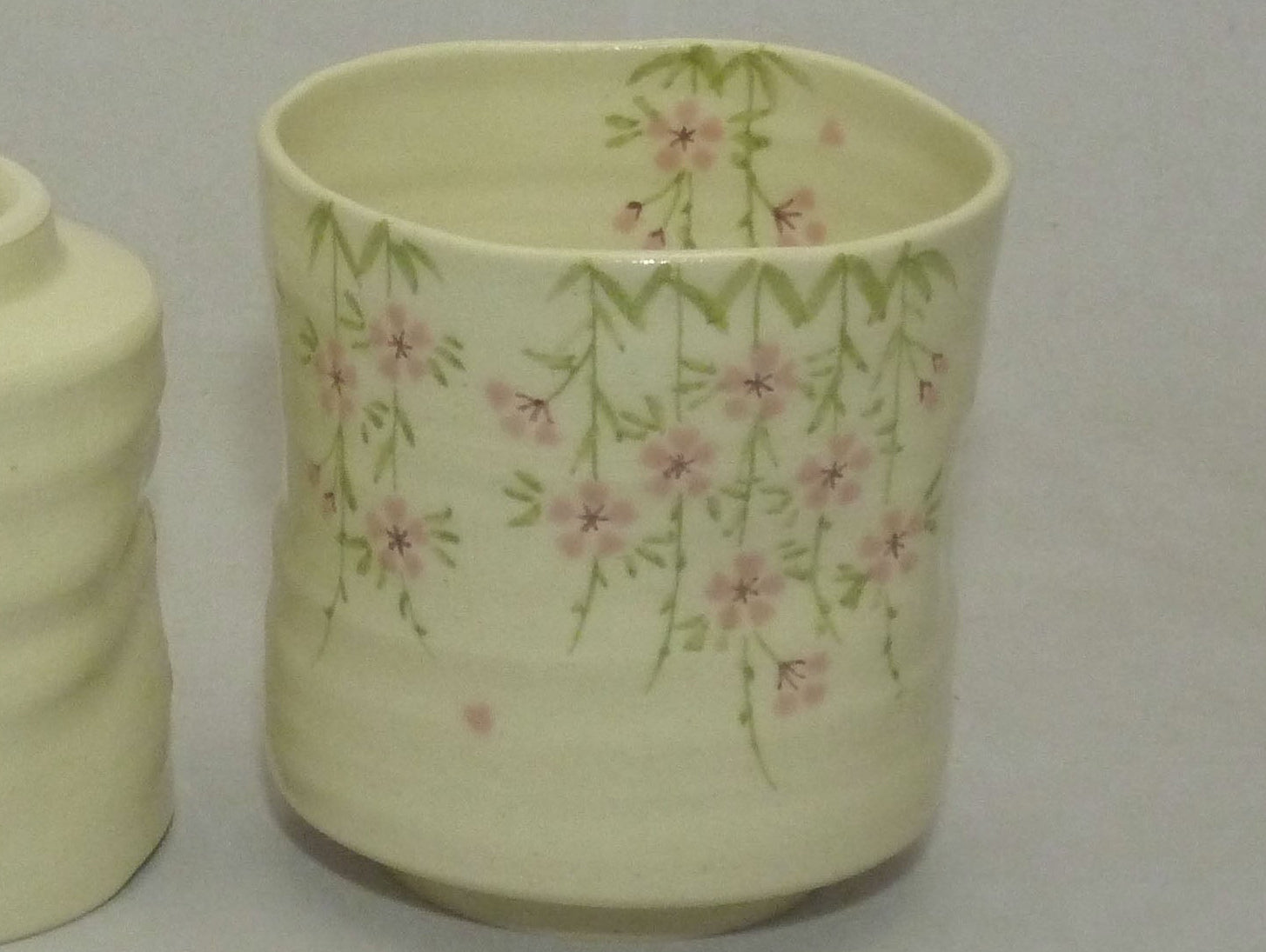 HANDMADE JAPANESE TEACUP | GION SAKURA | TOUSEN KILN 陶泉窯